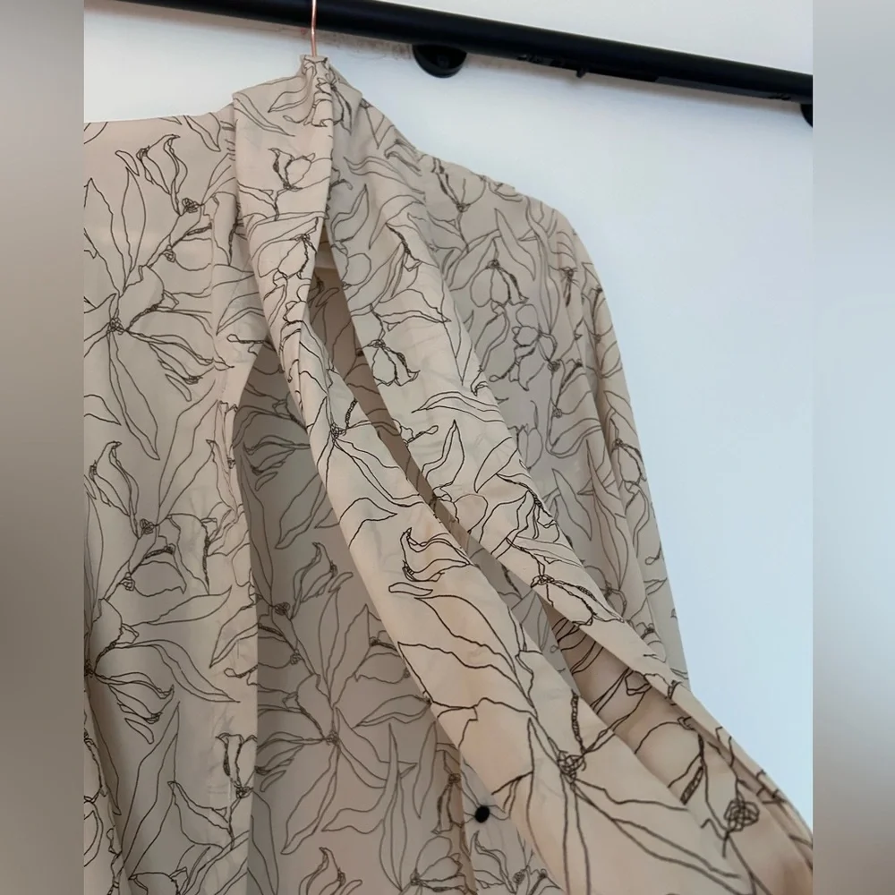 Vintage style long tieneck button blouse - Picture 7 of 9